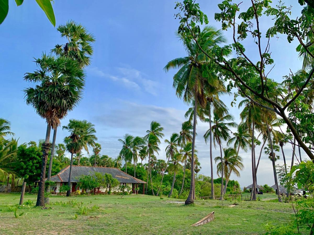 108 Palms Beach Resort Trincomalee Εξωτερικό φωτογραφία